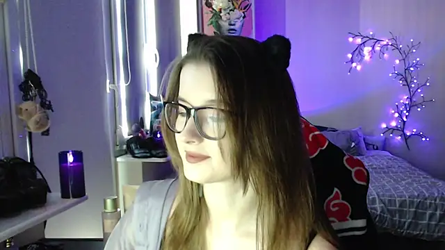 LunaXcherry online show from 04-29-26, 04:44