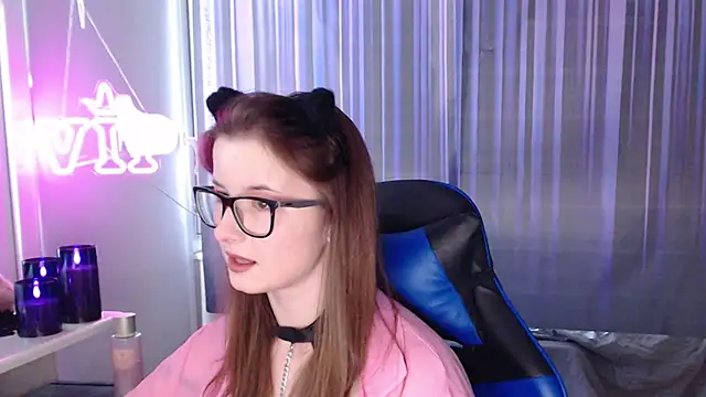 LunaXcherry online show from 06-30-26, 04:41