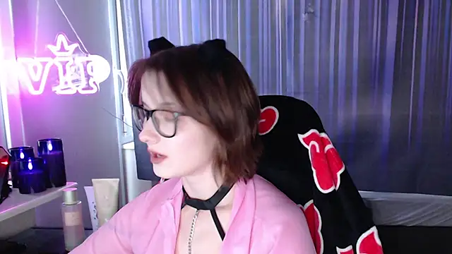 LunaXcherry online show from 07-13-26, 05:38