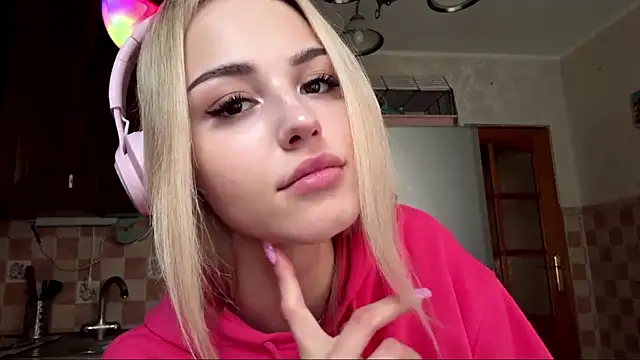 Snapshot of Evva_mayy chatting on 03-07-26, 05:59 Evva mayy online show from 03-07-26, 05:59