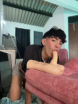 max femboy online show from 04-25-26, 10:51