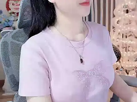 Snapshot of Agnelyn___ chatting on 04-01-26, 02:58 Agnelyn online show from 04-01-26, 02:58