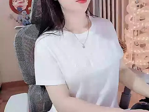 Snapshot of Agnelyn___ chatting on 04-30-26, 12:33 Agnelyn online show from 04-30-26, 12:33