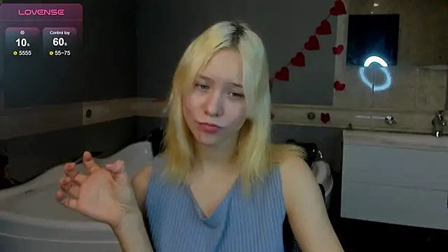 Snapshot of EmilyTrase chatting on 02-28-26, 01:06 EmilyTrase online show from 02-28-26, 01:06