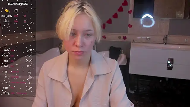 Snapshot of EmilyTrase chatting on 03-06-26, 01:24 EmilyTrase online show from 03-06-26, 01:24