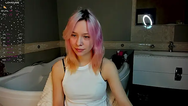 EmilyTrase online show from 04-17-26, 01:08