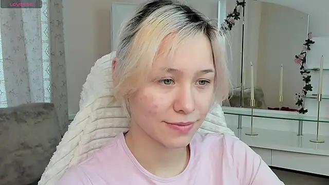 EmilyTrase online show from 04-28-26, 01:15