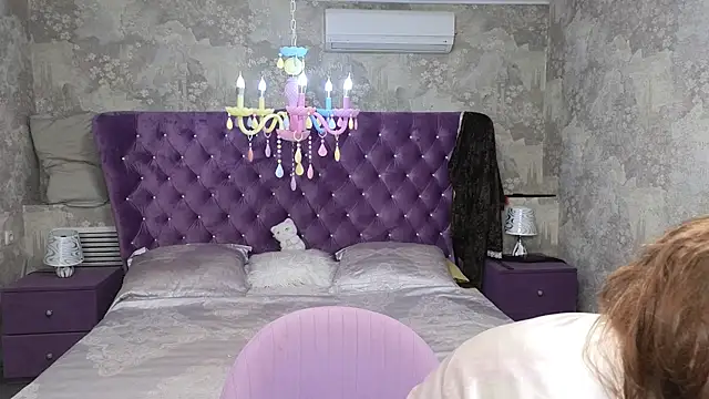 Anna Kenan online show from 04-24-26, 09:01