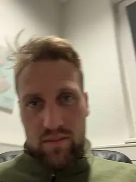 lovefuess online show from 02-11-26, 05:51