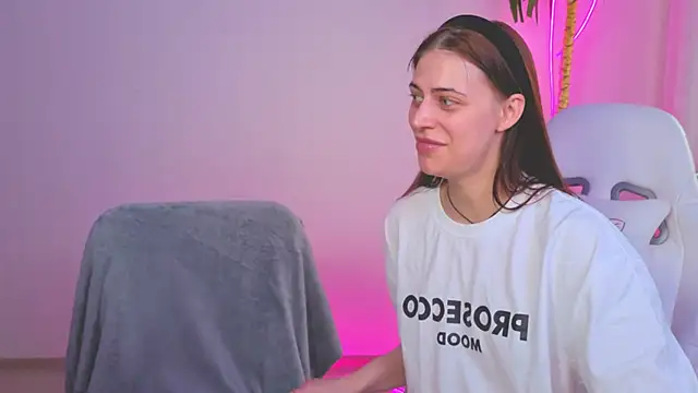 Sofia Plump online show from 04-21-26, 09:59