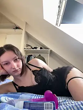 Mis-Elisa96 online show from 04-26-26, 01:42