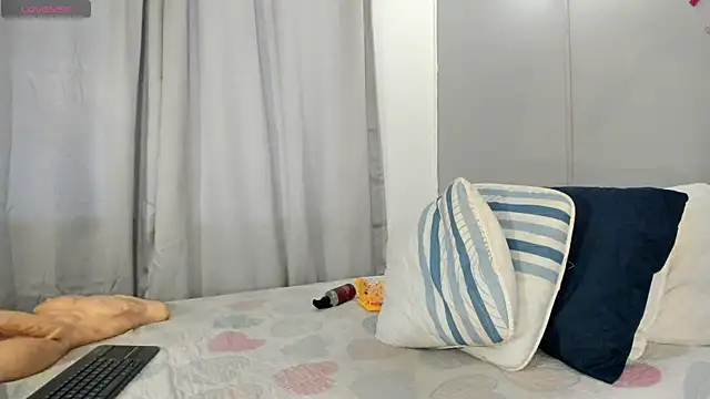 Britanny W online show from 04-09-26, 07:19