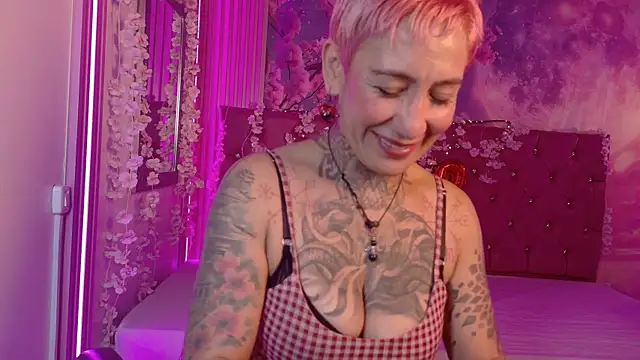 Snapshot of Everlyn_sexx chatting on 02-16-26, 11:50 Everlyn sexx online show from 02-16-26, 11:50