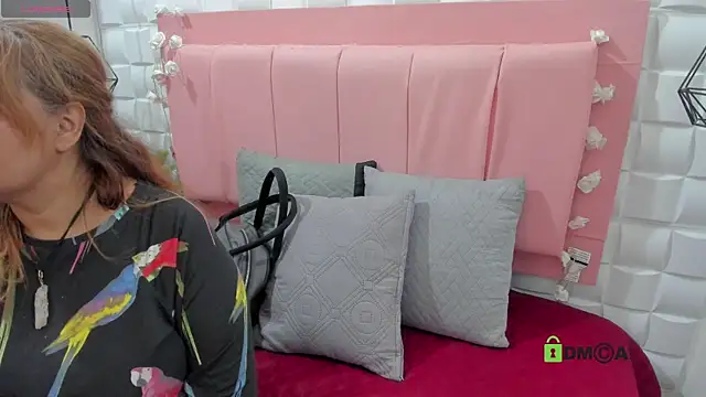  Victoria milf  online show from 04-18-26, 03:49