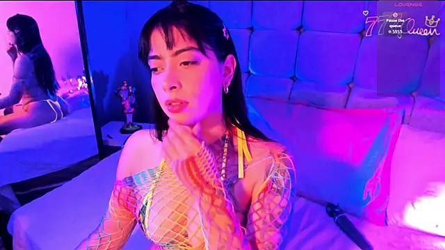 Snapshot of Blue_Aura_ chatting on 05-12-26, 10:29 Blue Aura online show from 05-12-26, 10:29