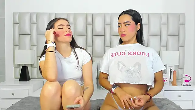 paola katy dicks online show from 04-23-26, 08:11