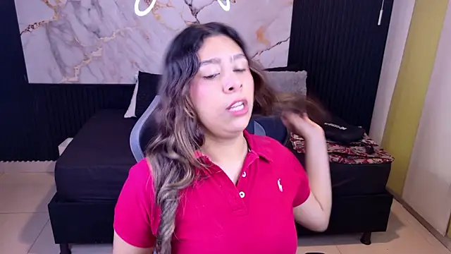 Snapshot of Sophie19__ chatting on 02-16-26, 11:39 Sophie19 online show from 02-16-26, 11:39