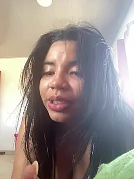 Lucy strong1 online show from 03-01-26, 08:33