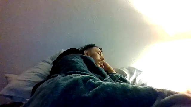 Snapshot of Tallhungandcloudy chatting on 03-05-26, 12:01 Tallhungandcloudy online show from 03-05-26, 12:01