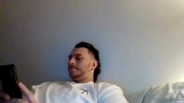 Snapshot of Tallhungandcloudy chatting on 03-07-26, 09:39 Tallhungandcloudy online show from 03-07-26, 09:39