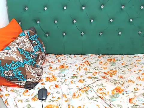 NtandoXx online show from 02-13-26, 03:46