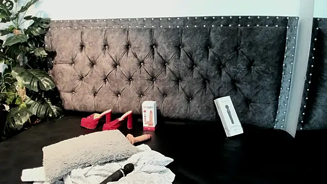 Snapshot of zahra_zaid chatting on 03-16-26, 11:20 zahra zaid online show from 03-16-26, 11:20