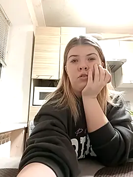 Snapshot of EvaTallor chatting on 02-14-26, 04:48 EvaTallor online show from 02-14-26, 04:48