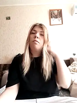 Snapshot of EvaTallor chatting on 03-02-26, 06:25 EvaTallor online show from 03-02-26, 06:25