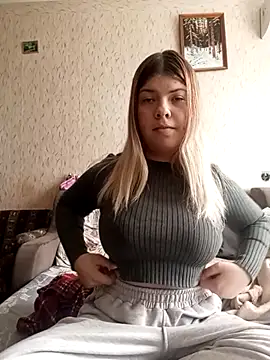 Snapshot of EvaTallor chatting on 03-24-26, 08:41 EvaTallor online show from 03-24-26, 08:41