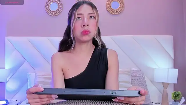 ValeryGomezz online show from 04-27-26, 01:53