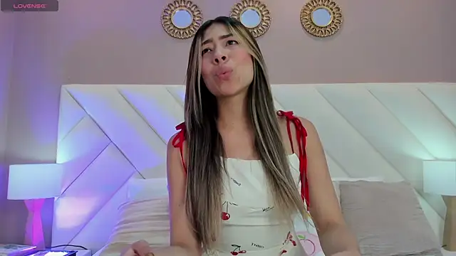 Snapshot of ValeryGomezz chatting on 05-08-26, 01:16 ValeryGomezz online show from 05-08-26, 01:16