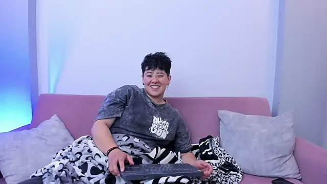 Gaia n Nix online show from 04-01-26, 04:24