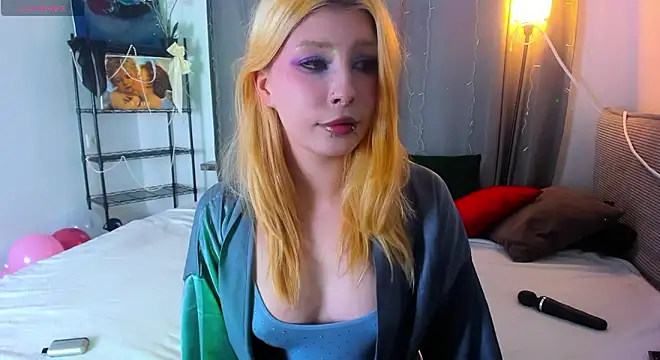 WarmAtEdges online show from 02-21-26, 02:07