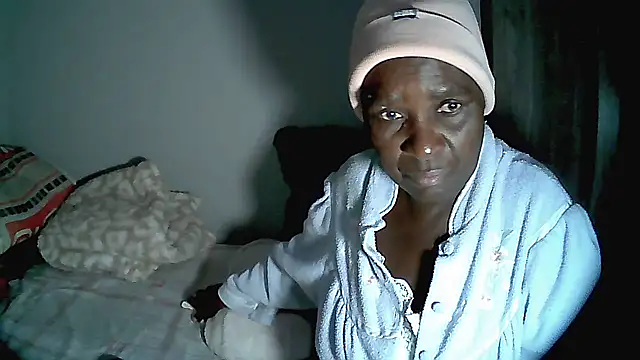 NaughtygrannieXX online show from 04-27-26, 04:10