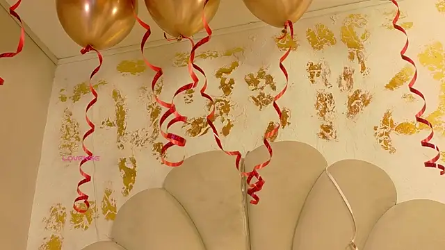 AURORA BLOOM CR online show from 04-28-26, 11:48