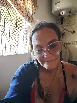 Snapshot of Nanybeach chatting on 02-21-26, 08:10 Nanybeach online show from 02-21-26, 08:10