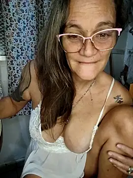 Snapshot of Nanybeach chatting on 03-14-26, 10:37 Nanybeach online show from 03-14-26, 10:37