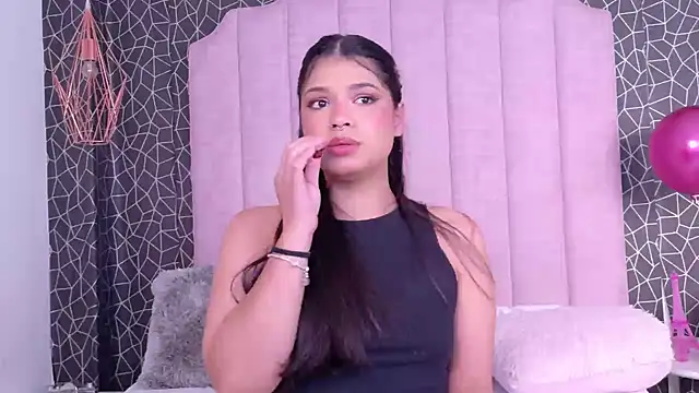 Snapshot of Hana_Stone chatting on 03-07-26, 11:24 Hana Stone online show from 03-07-26, 11:24