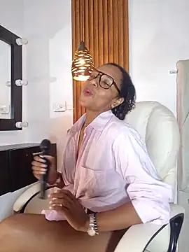 Snapshot of samaraa_smith1 chatting on 06-04-26, 12:33 samaraa smith1 online show from 06-04-26, 12:33