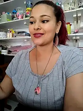 haffsa   online show from 04-24-26, 02:41