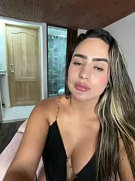 Snapshot of Miilana_ chatting on 05-16-26, 12:07 Miilana online show from 05-16-26, 12:07