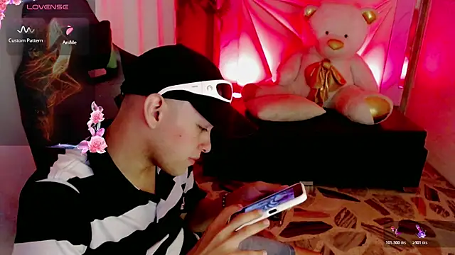 Top and bottom online show from 04-21-26, 02:51