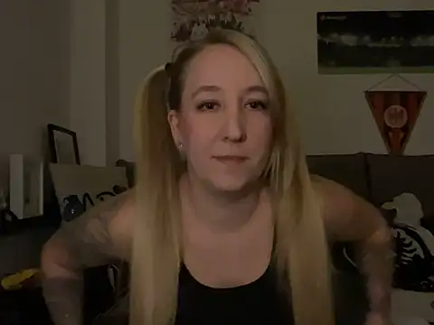 Snapshot of Ninimaus chatting on 02-20-26, 09:04 Ninimaus online show from 02-20-26, 09:04