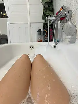 Snapshot of Ninimaus chatting on 02-26-26, 04:39 Ninimaus online show from 02-26-26, 04:39