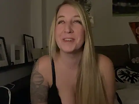 Snapshot of Ninimaus chatting on 03-02-26, 08:26 Ninimaus online show from 03-02-26, 08:26