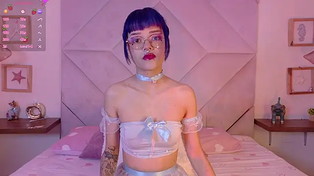 Snapshot of Sateh_and_Hikary chatting on 03-06-26, 08:38 Sateh and Hikary online show from 03-06-26, 08:38