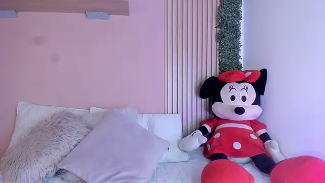 Winnie cutee online show from 04-11-26, 03:11