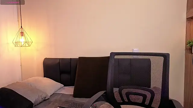 Hanna Williams   online show from 03-07-26, 03:03