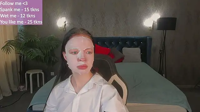 Snapshot of casey_blush chatting on 03-10-26, 07:35 casey blush online show from 03-10-26, 07:35