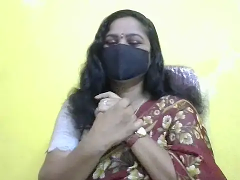 anu-reddyy online show from 04-25-26, 04:15